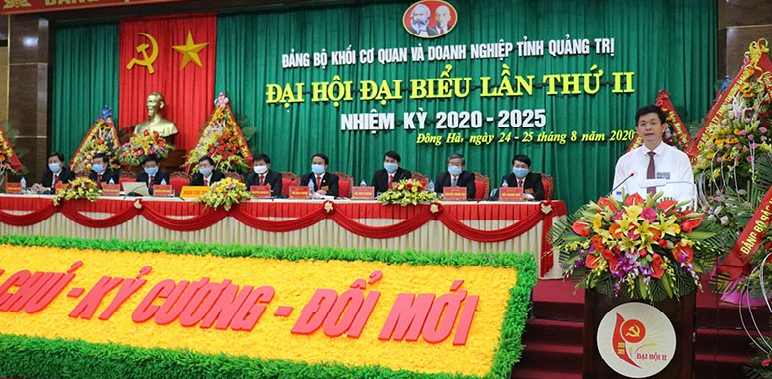 Đồng chí Bí thư Tỉnh ủy phát biểu chỉ đạo Đại hội Đảng bộ Khối lần thứ II